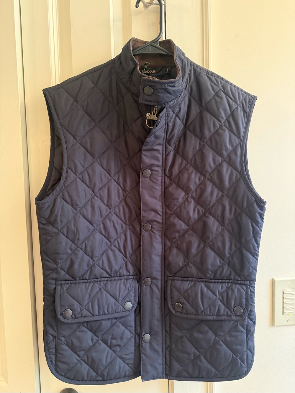NWT Barbour Lowerdale Gilet Quilted Vest
Navy Blue Size Small 🍂🍁🍂